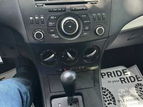 Used 2013 MAZDA MAZDA3 i SV w/ Convenience Pkg image 15
