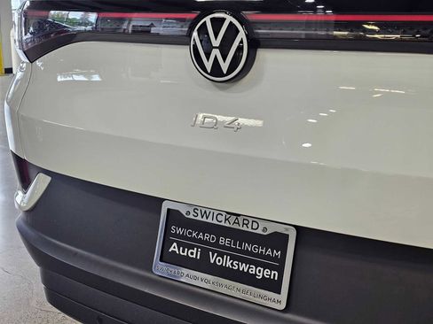 Used 2025 Volkswagen ID.4 Pro AWD/4WD image 14