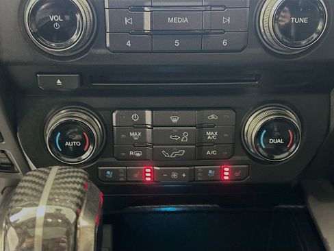 Used 2018 Ford F150 Raptor w/ Equipment Group 802A Luxury image 16