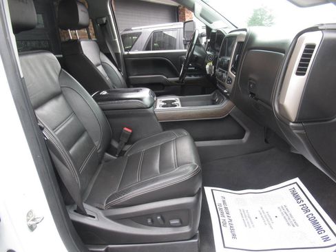 Used 2019 GMC Sierra 3500 Denali w/ Duramax Plus Package image 7