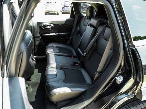 Used 2022 Jeep Cherokee Trailhawk w/ Sun, Sound & Nav Group AWD/4WD image 50