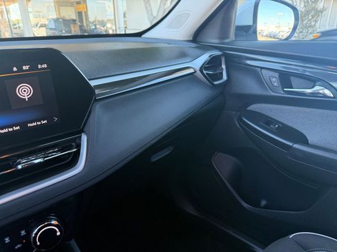 Used 2025 Chevrolet TrailBlazer LT image 34