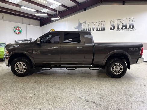 Used 2018 RAM 2500 Laramie w/ Off Road Package AWD/4WD image 3