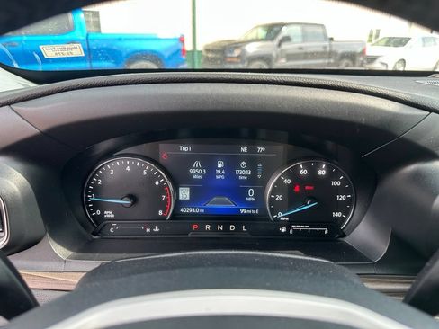 Used 2022 Ford Explorer Limited w/ Class IV Trailer Tow Package AWD/4WD image 16