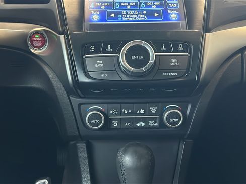Used 2017 Acura ILX FWD image 21