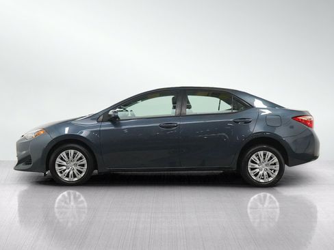 Used 2017 Toyota Corolla LE FWD image 2
