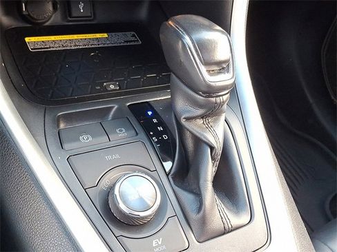 Certified 2020 Toyota RAV4 XSE image 15