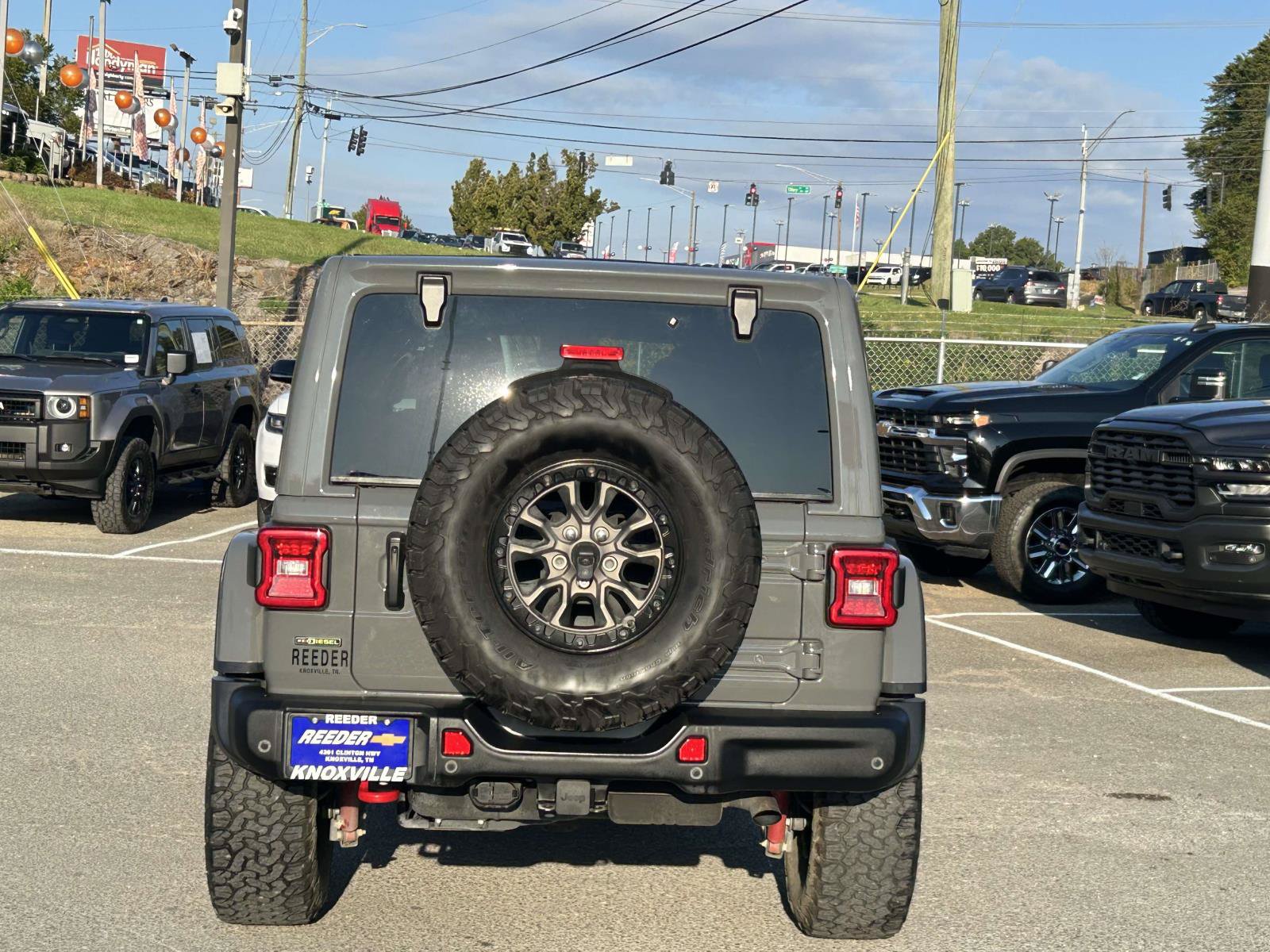 Used 2022 Jeep Wrangler Unlimited Rubicon w/ Steel Bumper Group AWD/4WD image 6