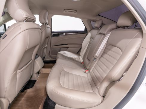 Used 2017 Ford Fusion SE image 27