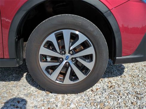 Used 2020 Subaru Outback Premium image 11