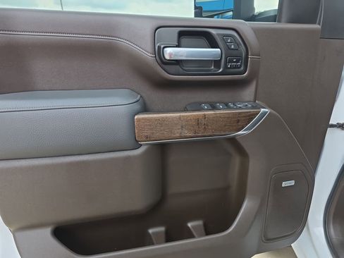 Used 2021 GMC Sierra 2500 Denali w/ Denali Ultimate Package image 17