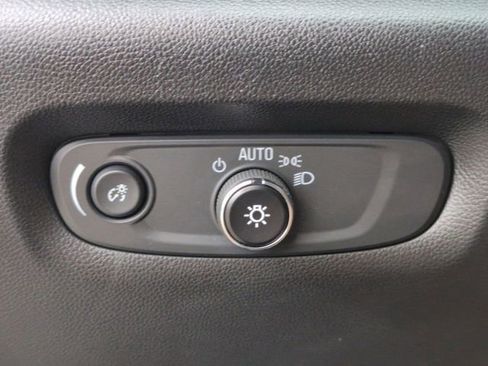 Certified 2023 Chevrolet Traverse LT FWD image 17