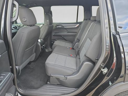Used 2025 GMC Acadia Elevation AWD/4WD image 16