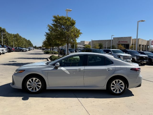 Used 2023 Toyota Camry LE FWD image 8