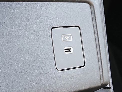 Used 2024 Acura RDX SH-AWD image 25