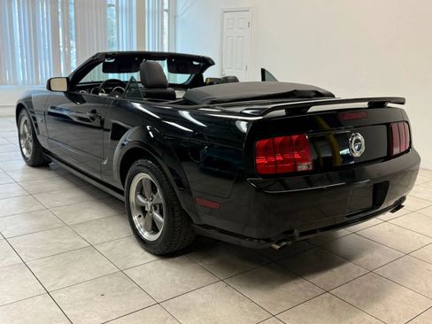 Used 2005 Ford Mustang GT RWD image 7