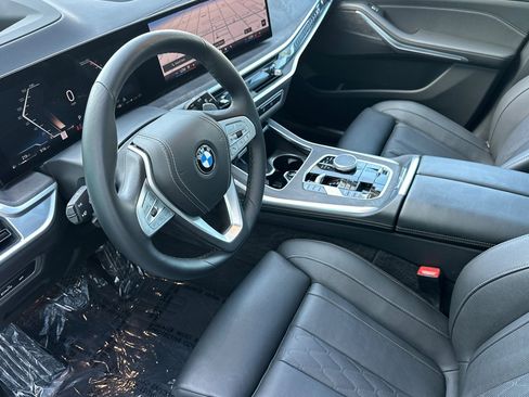 Used 2025 BMW X7 xDrive40i AWD/4WD image 9