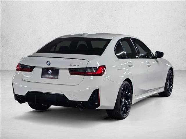 Used 2026 BMW 330i Sedan w/ M Sport Package RWD image 5