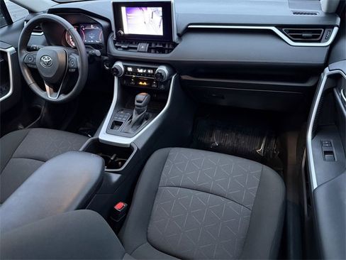 Used 2024 Toyota RAV4 XLE image 33