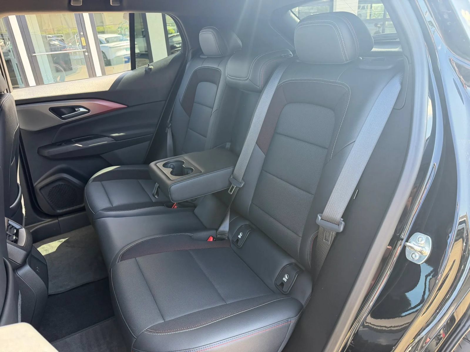 Used 2024 Chevrolet Equinox EV RS FWD image 28