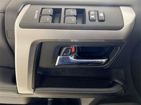 Used 2019 Toyota 4Runner SR5 Premium image 26