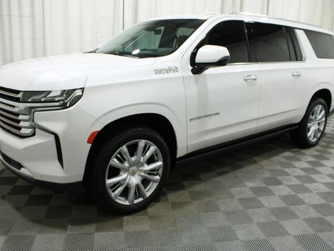 Used 2024 Chevrolet Suburban High Country w/ Advanced Technology Package AWD/4WD image 45