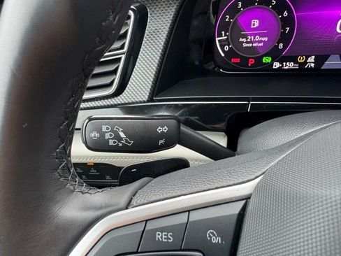 Used 2024 Volkswagen Atlas Cross Sport SEL Premium R-Line image 29