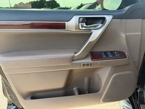 Used 2017 Lexus GX 460 Premium AWD/4WD image 19