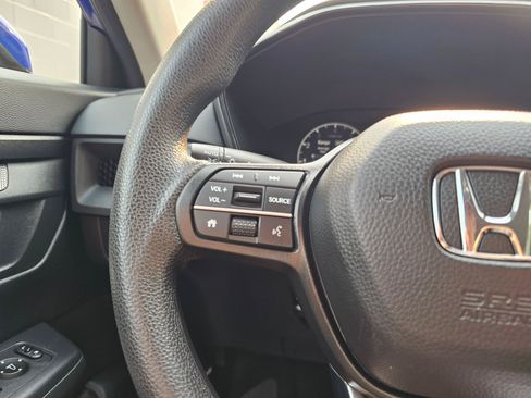 Used 2023 Honda CR-V LX image 31