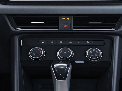 Certified 2023 Volkswagen Taos SE AWD/4WD image 20