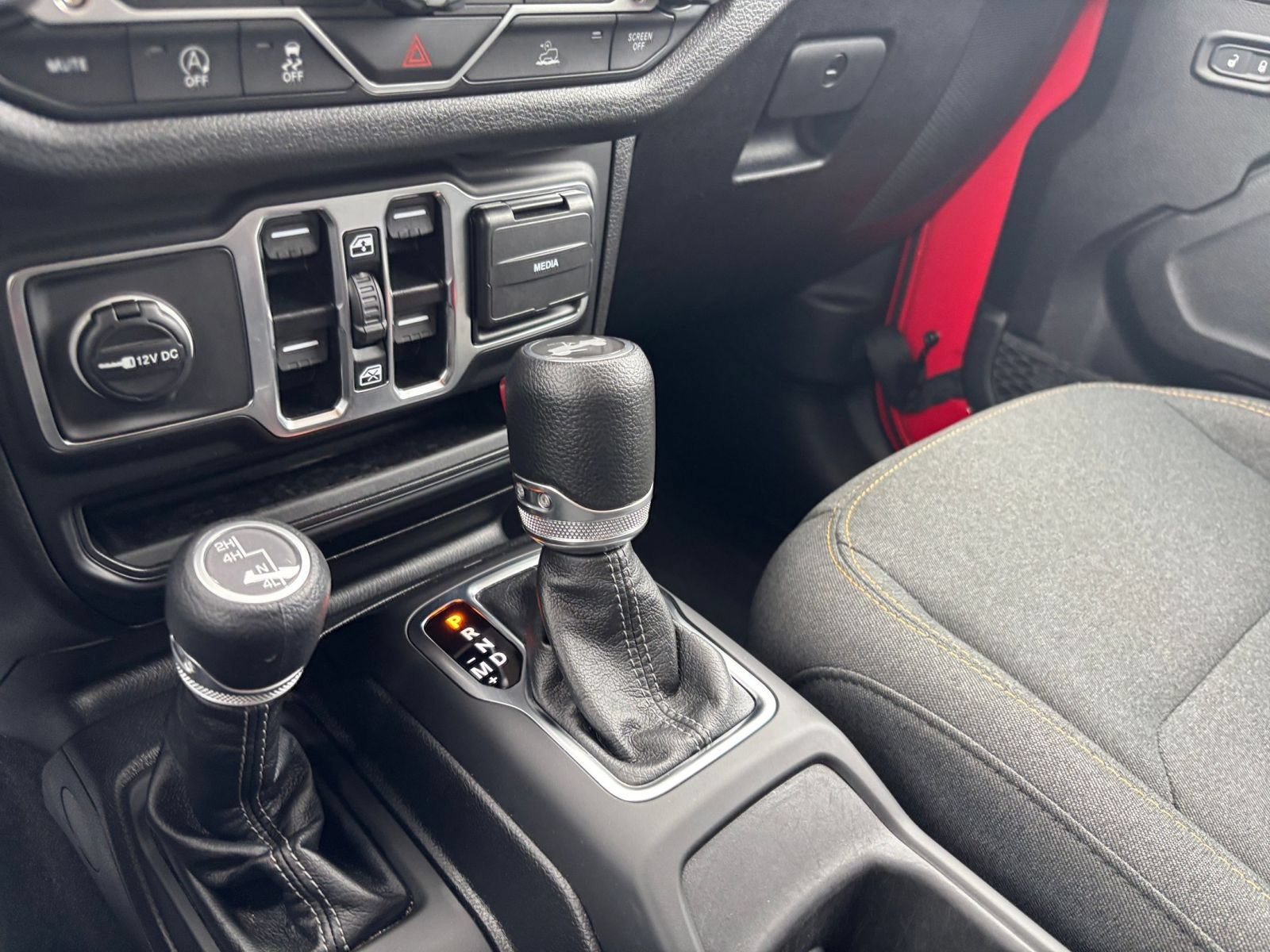 Used 2025 Jeep Wrangler Unlimited Sport AWD/4WD image 38