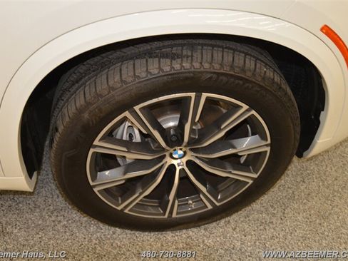 Used 2025 BMW X5 xDrive40i w/ M Sport Package AWD/4WD image 48