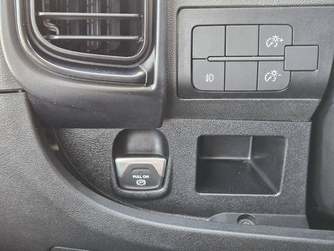 Used 2025 RAM ProMaster 2500 w/ U-Haul Equipment Group FWD image 23