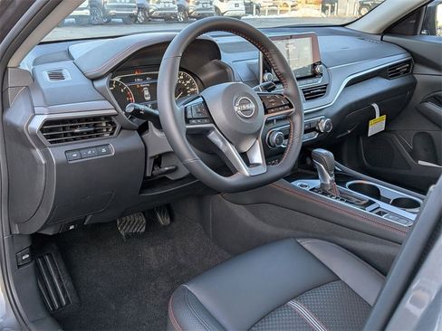 New 2025 Nissan Altima 2.5 SR image 10