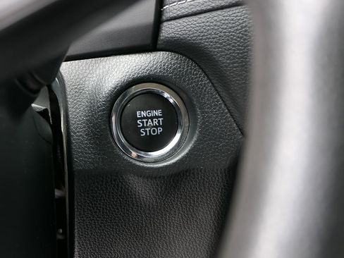 Used 2024 Toyota RAV4 XLE FWD image 15