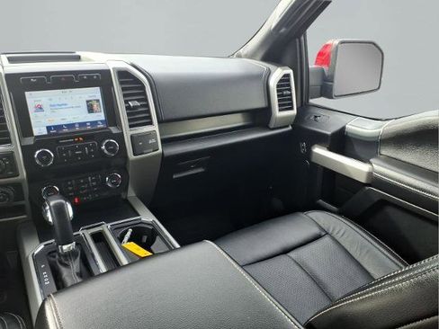 Used 2020 Ford F150 Lariat image 10