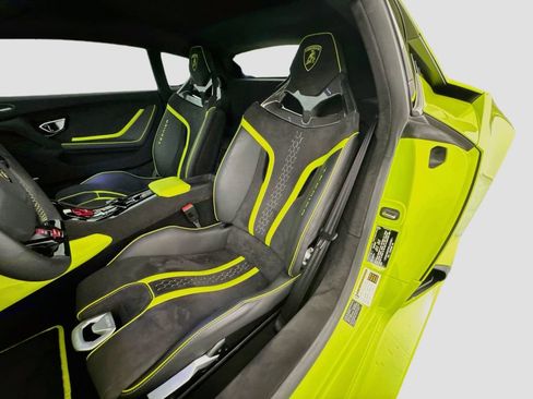 Used 2023 Lamborghini Huracan Tecnica RWD image 22