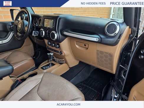 Used 2017 Jeep Wrangler Unlimited Sahara w/ Dual Top Group AWD/4WD image 17