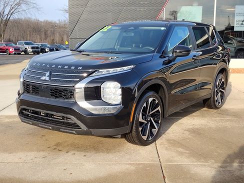 Used 2022 Mitsubishi Outlander ES image 1