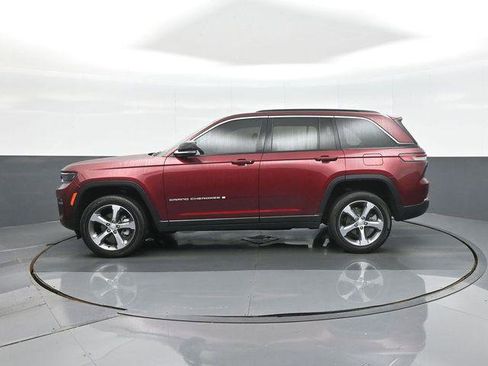 Used 2024 Jeep Grand Cherokee Limited AWD/4WD image 4