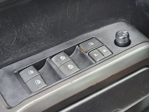 Used 2021 Toyota Tacoma TRD Off-Road AWD/4WD image 32