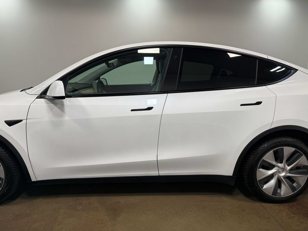 Used 2021 Tesla Model Y Long Range AWD/4WD image 36