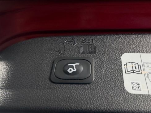 Used 2019 Ford Escape Titanium image 29