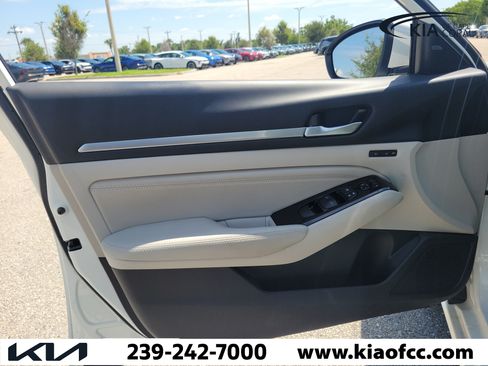 Used 2022 Nissan Altima 2.5 Platinum AWD/4WD image 24