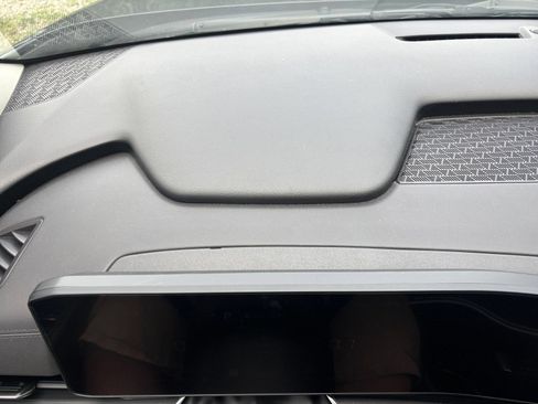 Used 2026 Kia Carnival FWD image 37