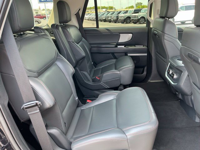 Used 2025 Ford Expedition Active AWD/4WD image 25