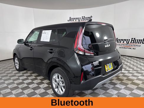 Used 2025 Kia Soul LX image 7