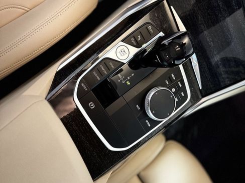 Used 2021 BMW 330i xDrive Sedan w/ Premium Package image 15