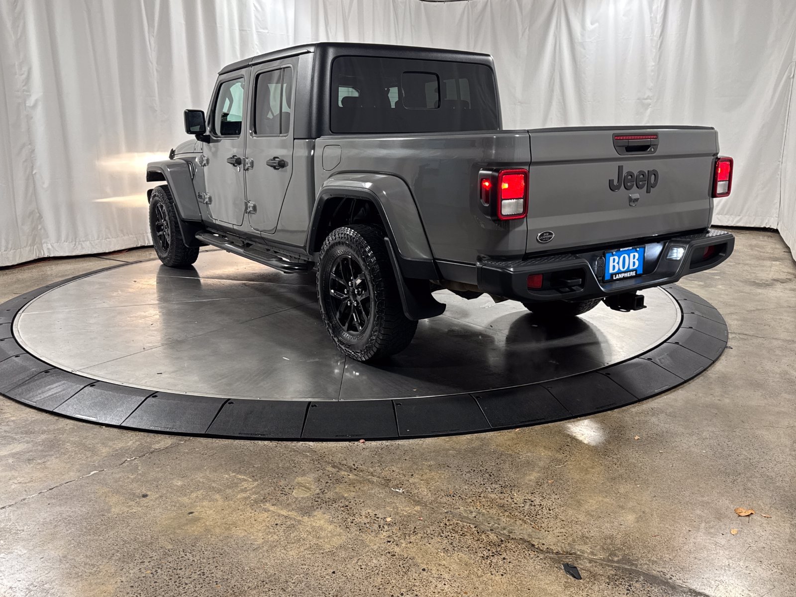 Used 2022 Jeep Gladiator Sport AWD/4WD image 7