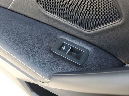 Certified 2024 Volkswagen Tiguan SE w/ Panoramic Sunroof Package FWD image 14